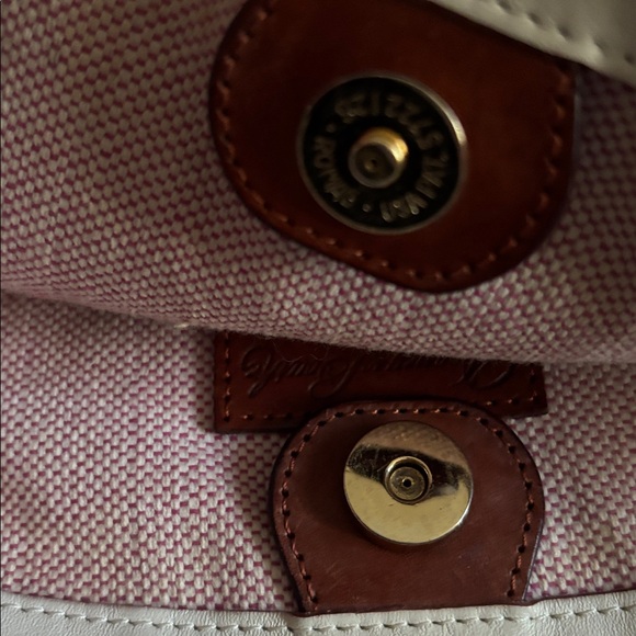 Dooney & Bourke Vintage Cream and Brown Leather Handbag. - Picture 8 of 8